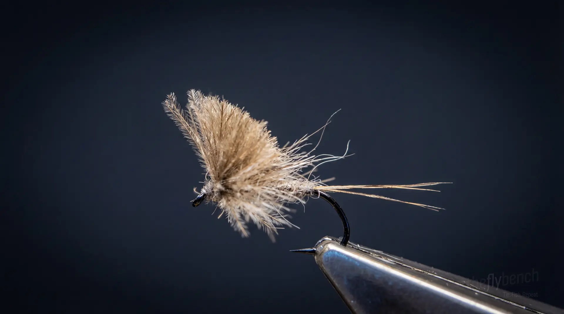 Autumn Dun Variant fly pattern - imitates Mayflies tied for Trout