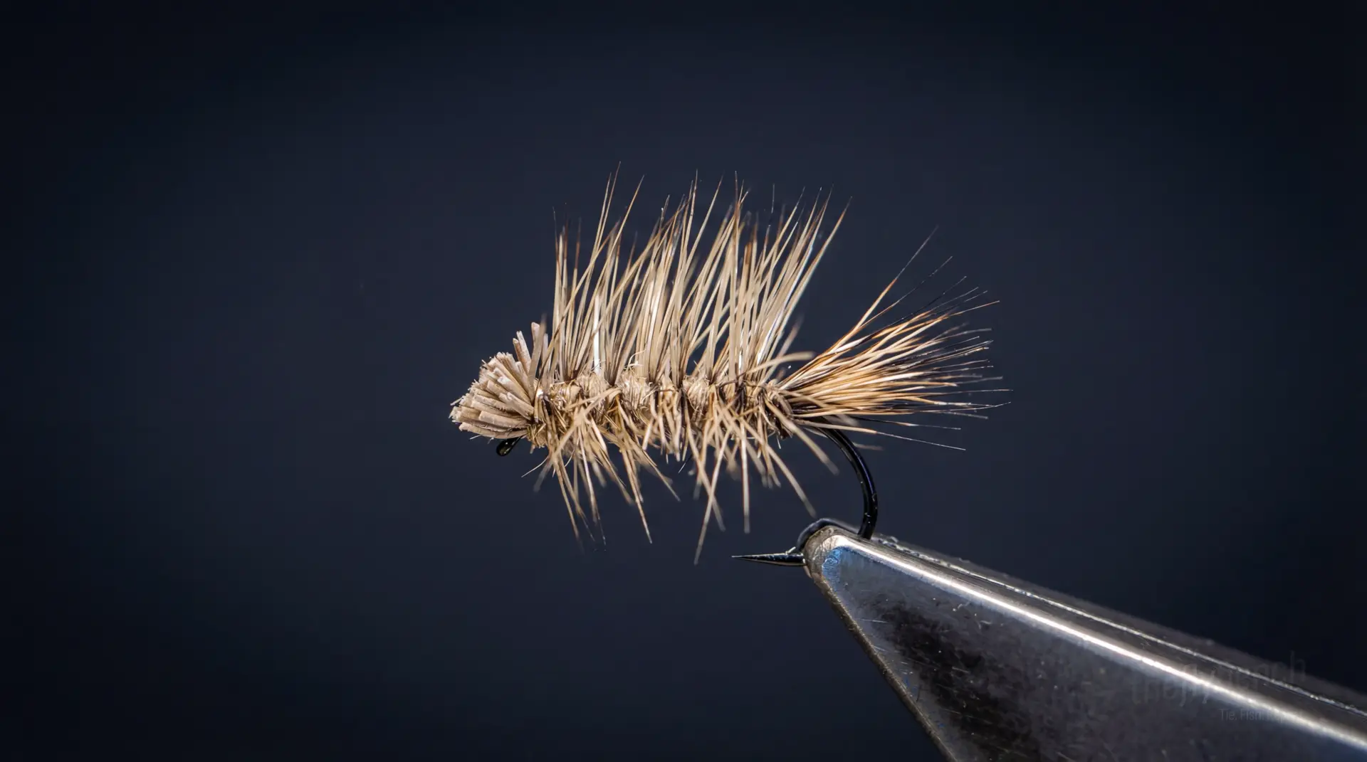 Dyret fly pattern - imitates Mayflies, Caddis tied for Trout