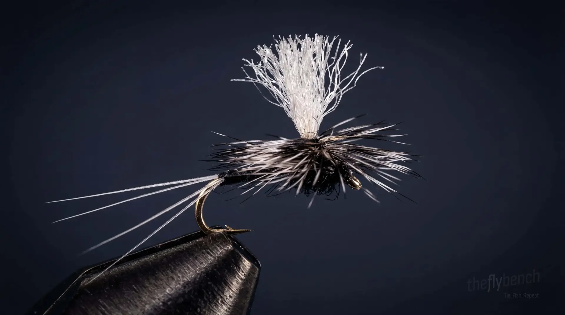 Trico Parachute fly pattern - imitates Trico Mayflies tied for Trout