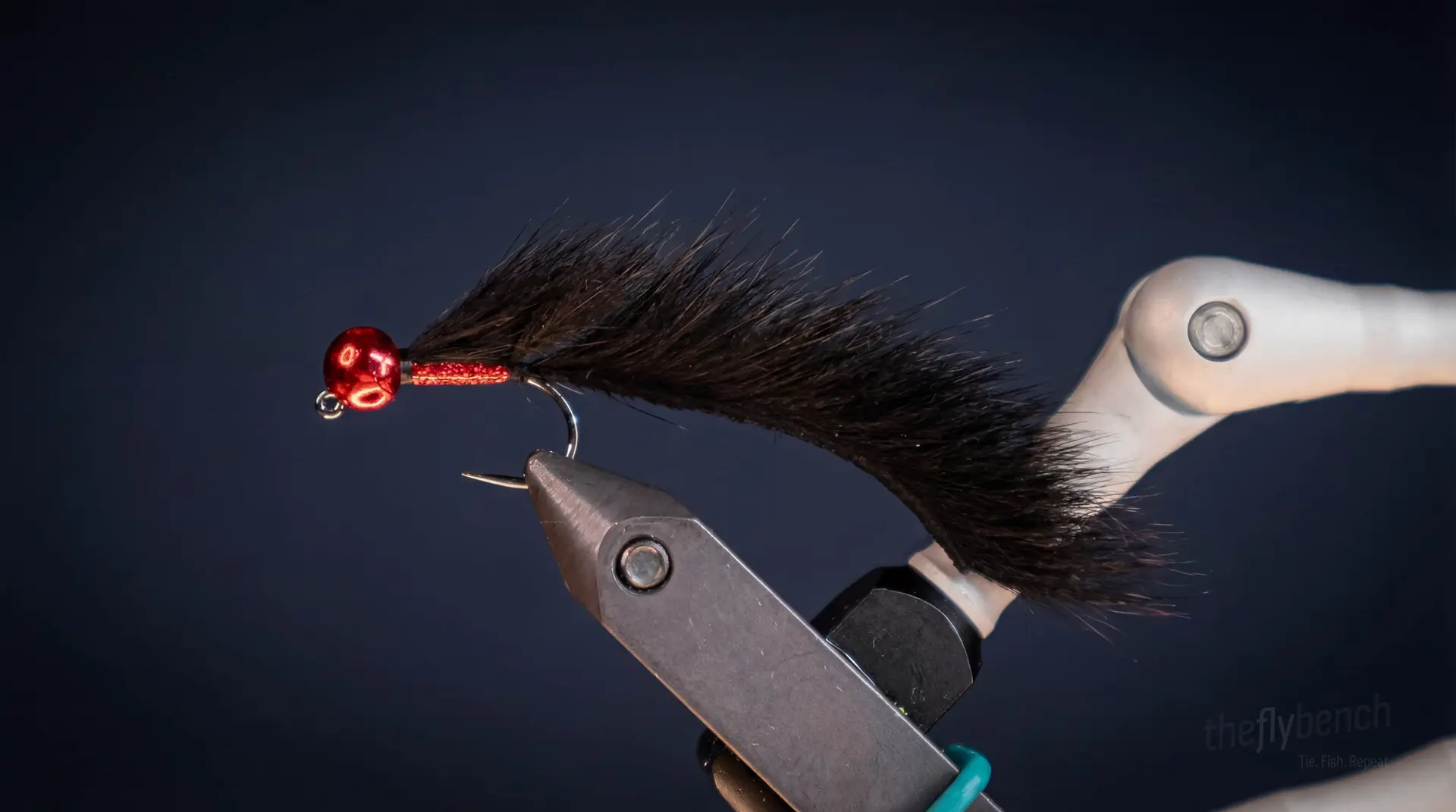 Mohawk Leech fly pattern - imitates Leeches, Baitfish tied for Walleye, Trout