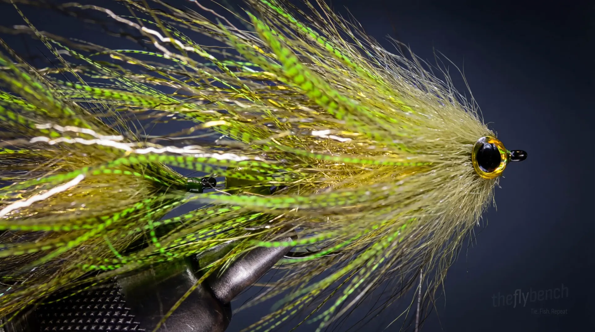 Swim Coach Articulated Streamer fly pattern - imitates Baitfish, Sculpins tied for Trout