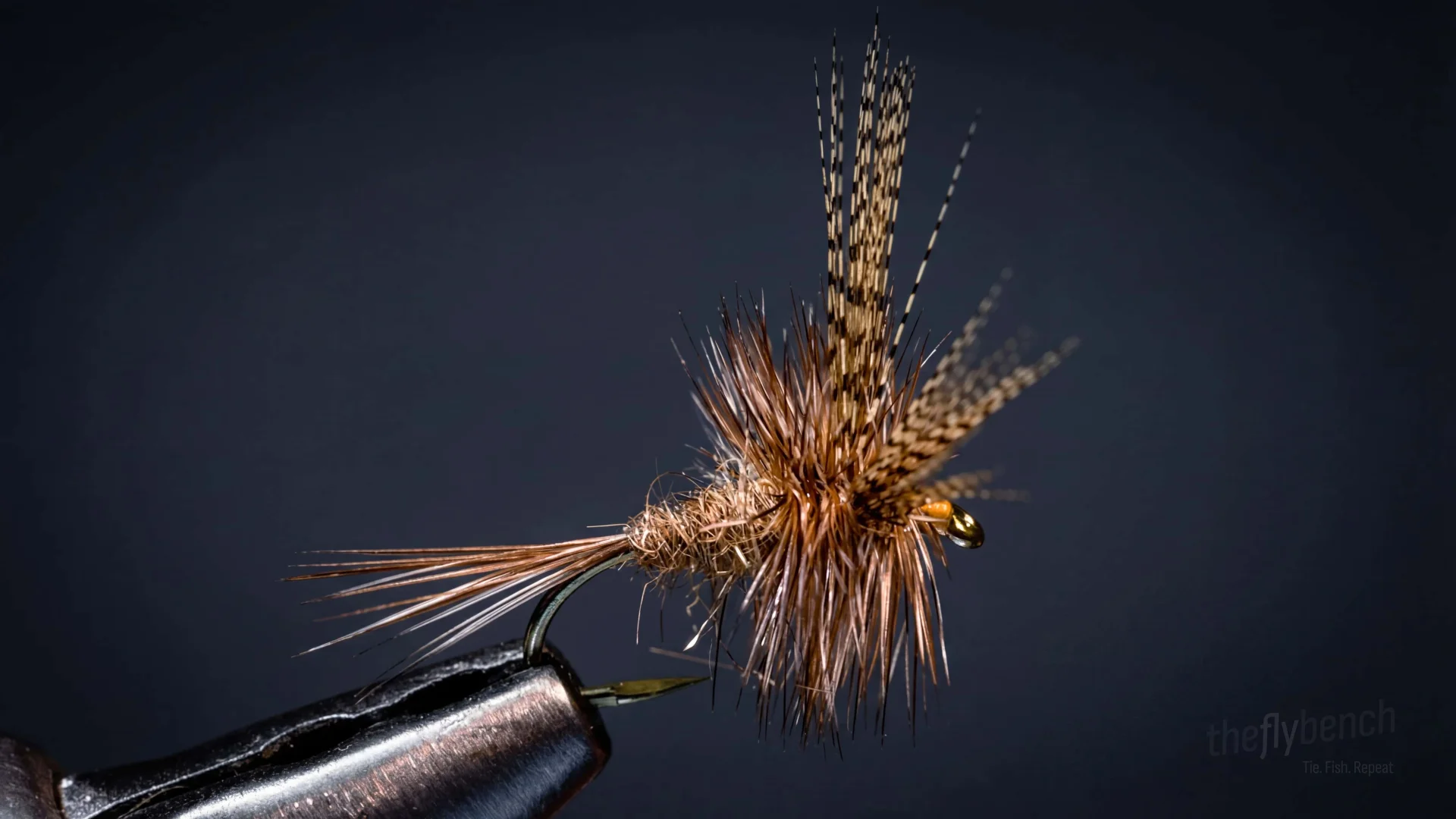 Dorato Hare's Ear fly pattern - imitates Mayflies tied for Trout