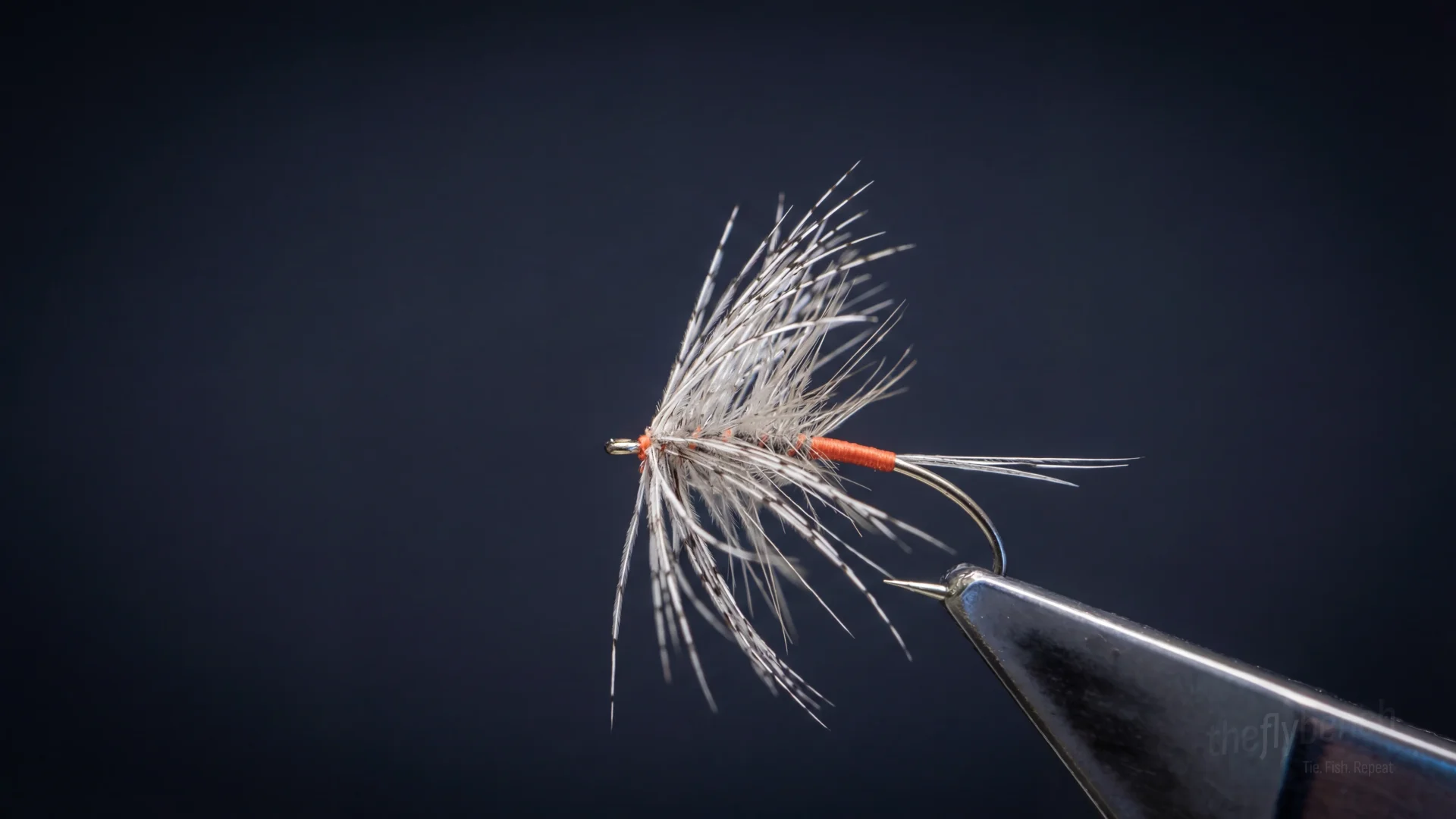 Iron Blue Dun fly pattern - imitates Mayflies tied for Trout