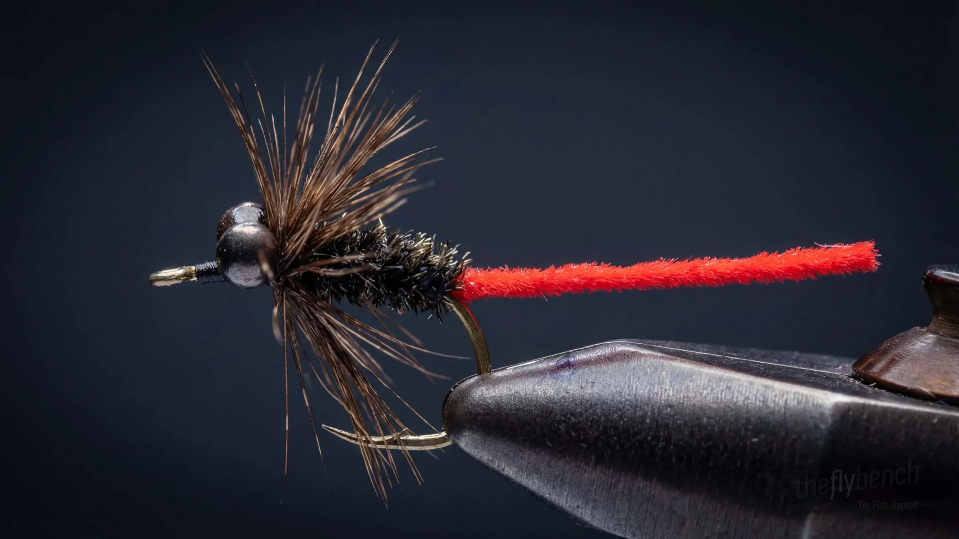 Hybrid Carp Worm fly pattern - imitates Worms tied for Carp