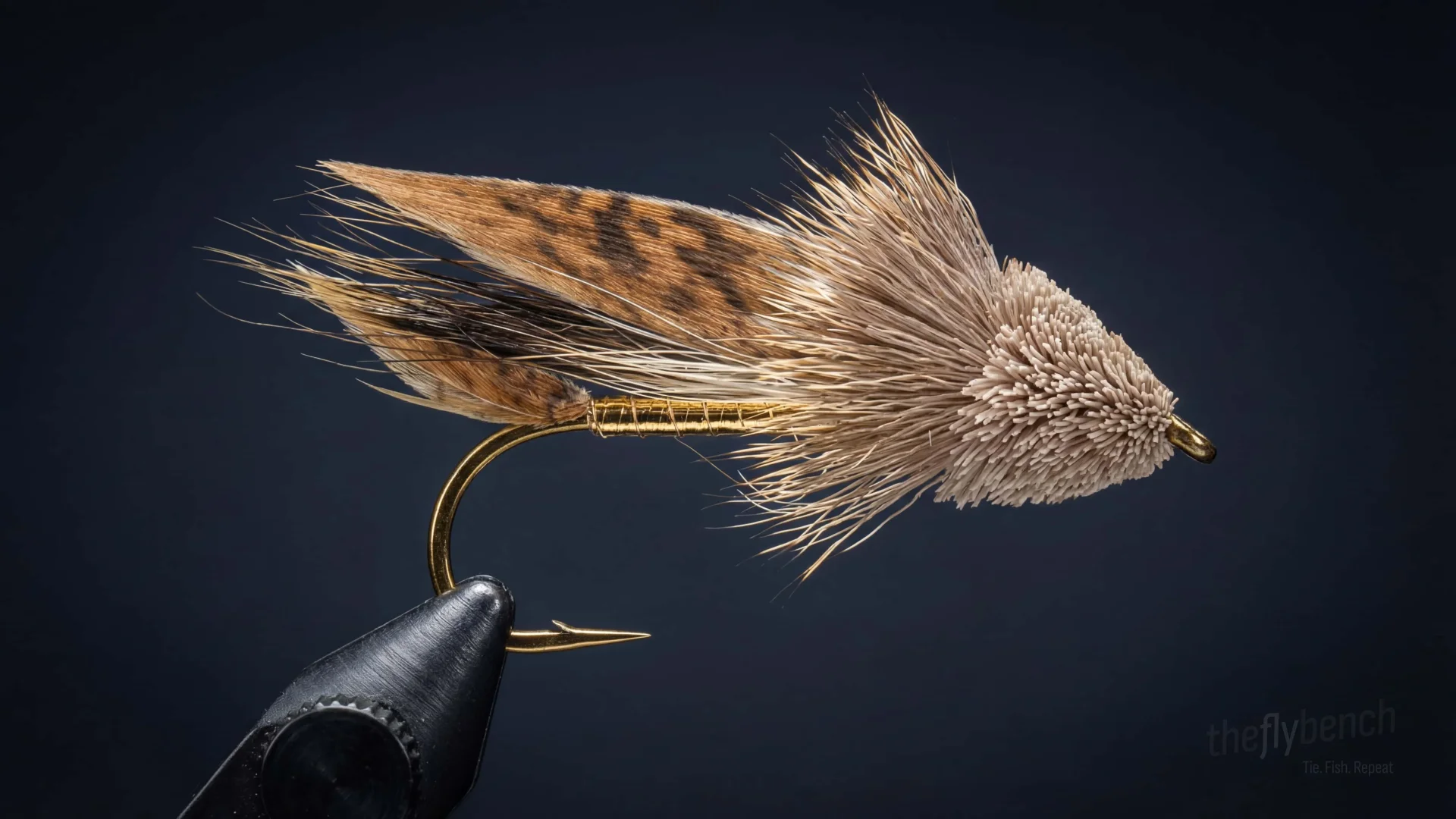 Muddler Minnow fly pattern - imitates Baitfish tied for Trout, Bass